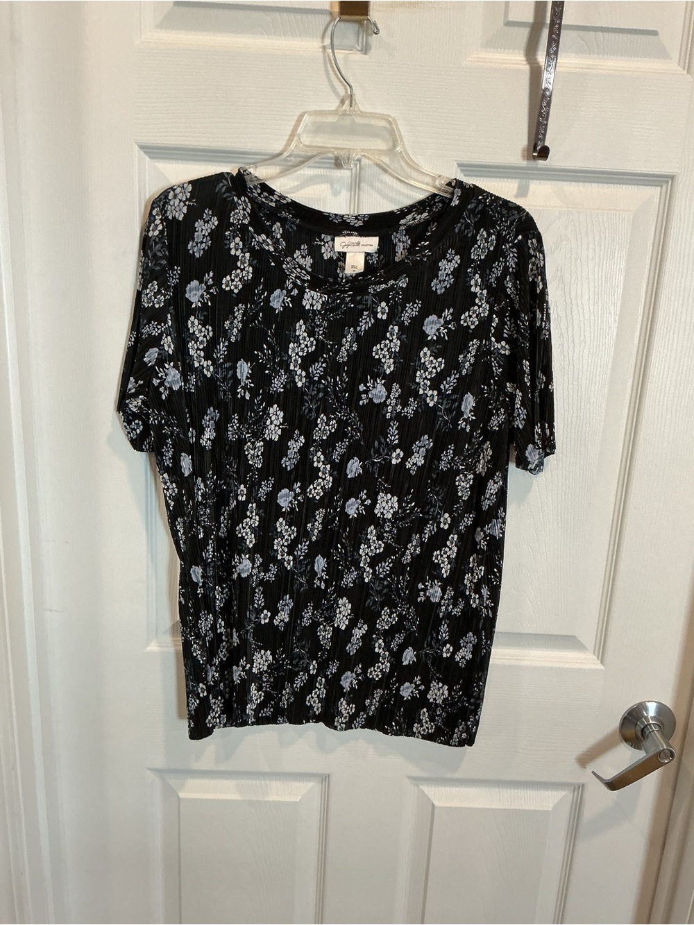 Jaclyn Smith navy blue top